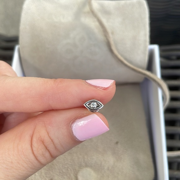 NWT Designer 14k White Gold and Diamond Hamsa and Evil Eye Earring Studs - Picture 7 of 12